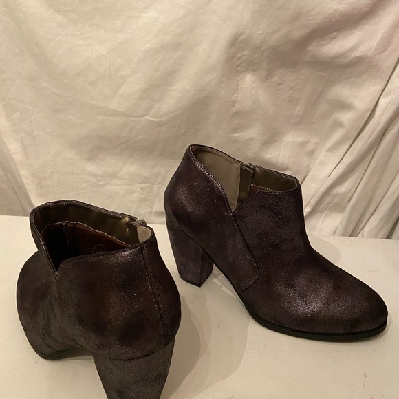 Michael Antonio pewter glimmer ankle  booties NWT - Picture 4 of 8